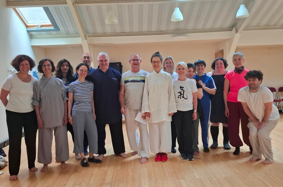 Romain Bussi rejoint Maître Ke Wen à Paris pour former en Qi Gong